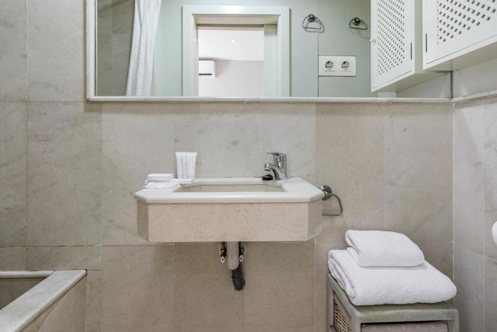 塞维利亚Fam Sevillian Townhouse别墅 外观 照片